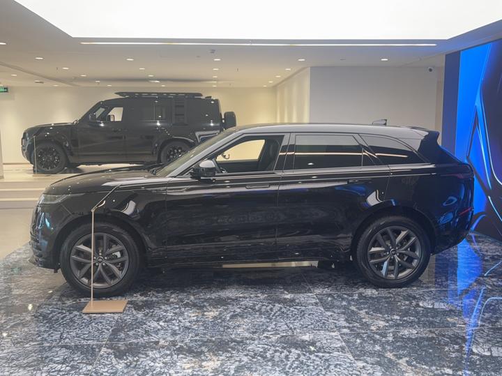 Range Rover Velar 2026 250PS Dynamic SE photo 4