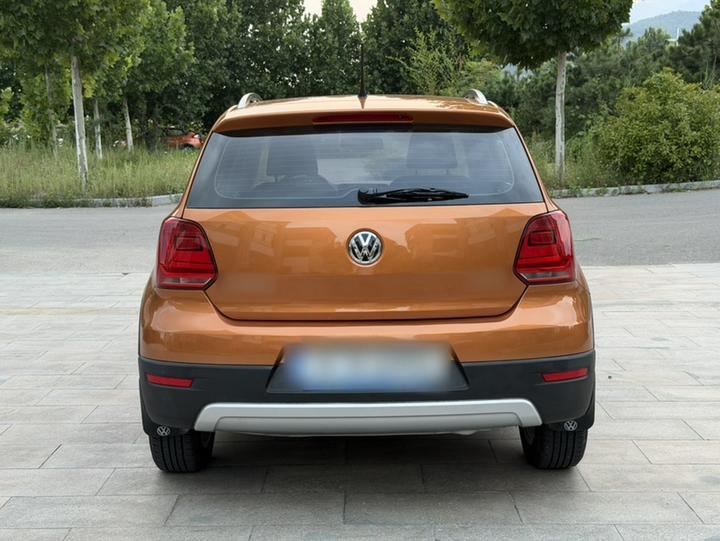 2016 1.4L Cross Polo AT photo 2