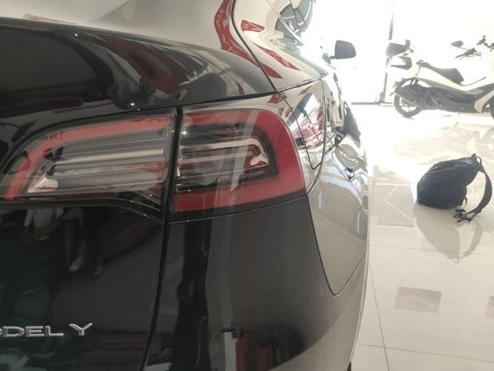 Model Y 2023 Long Range AWD photo 7