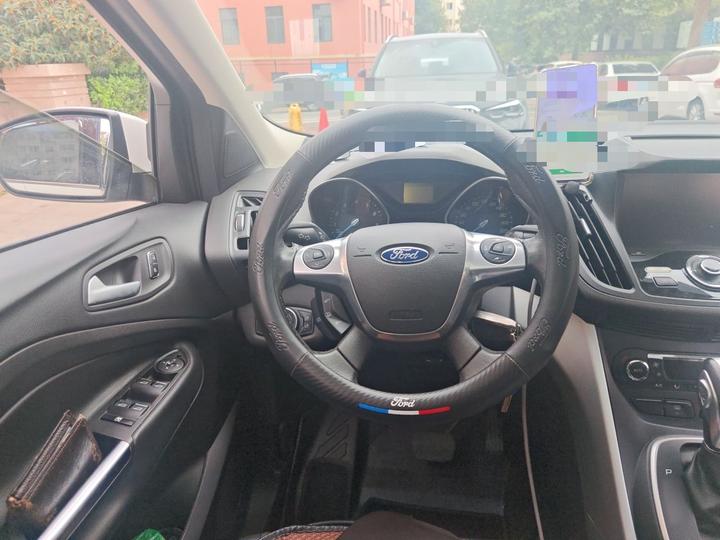 Kuga 2015 1.5L GTDi RWD photo 7