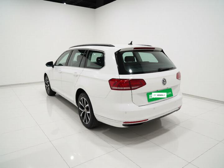2018 380TSI RWD photo 4