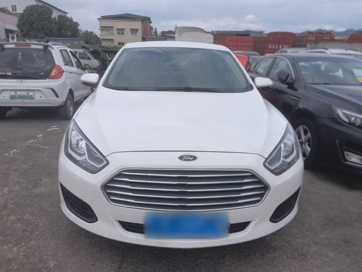 Escort 2017 Facelift 1.5L AT Comfort photo 2