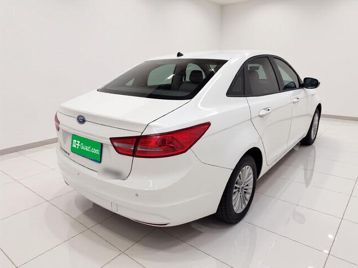 Escort 2015 1.5L AT Comfort photo 6