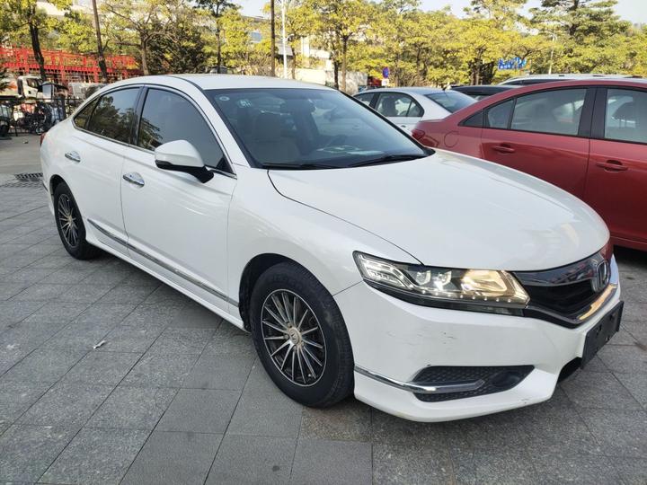 Spirior 2015 2.0L Luxury photo 3