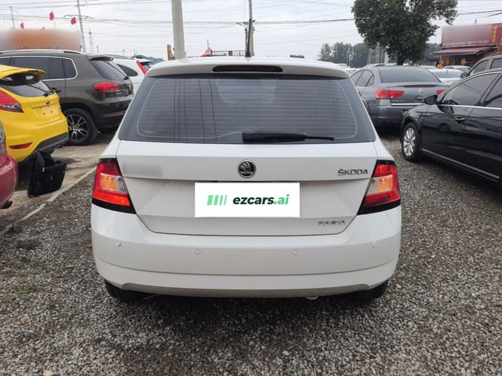 Fabia 2015 1.4L MT photo 3