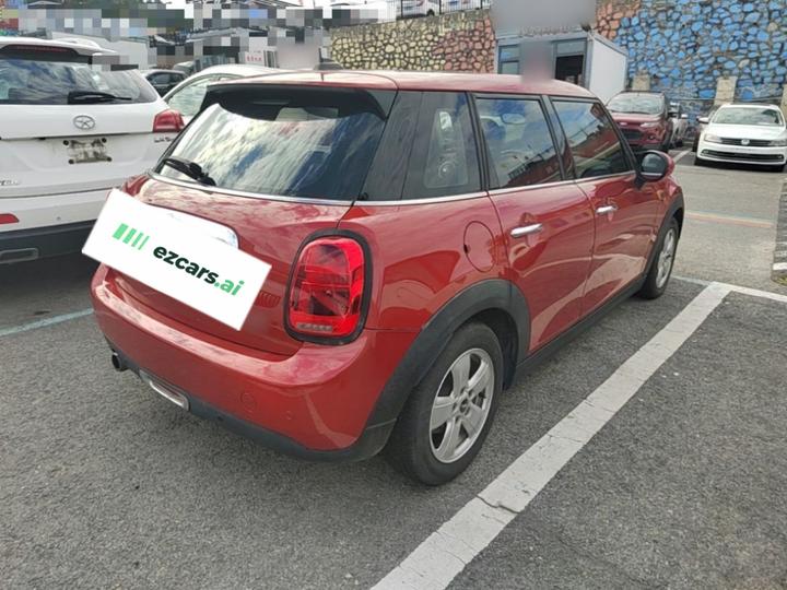 2016 1.2T ONE 5-Door photo 6