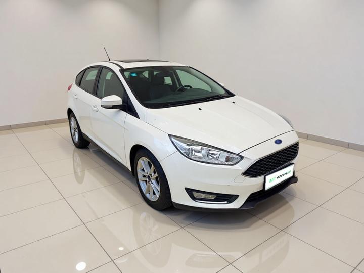 Focus 2015 Hatchback EcoBoost 125 AT photo 3