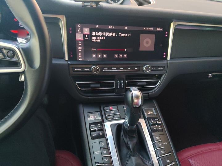2018 Macan 2.0T photo 5