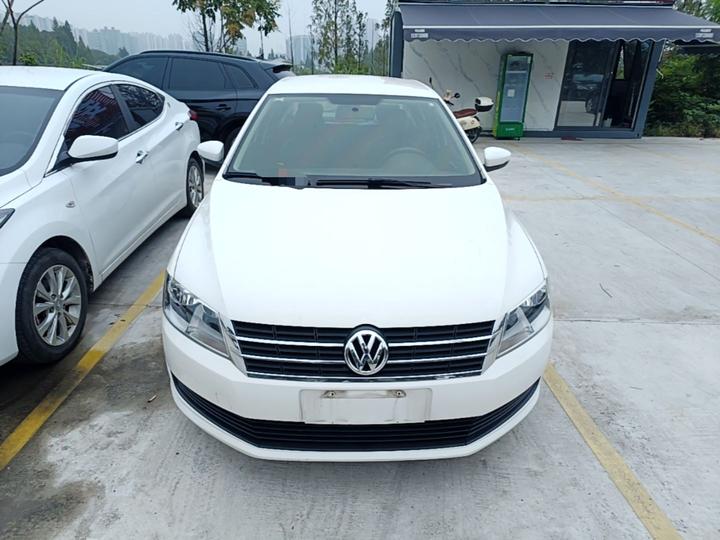 Lavida 2013 Facelift Classic 1.6L AT photo 2