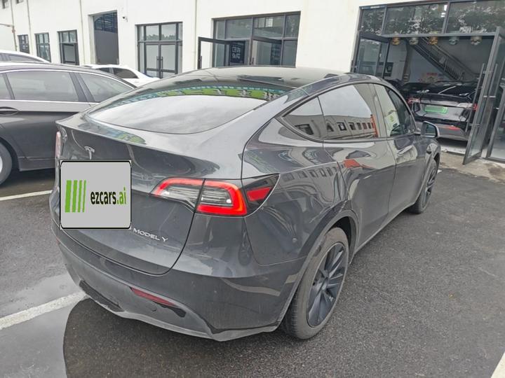 Model Y 2024 RWD photo 4