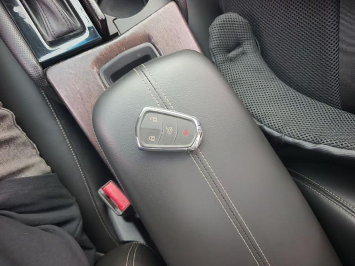 XTS 2018 28T Tech photo 8