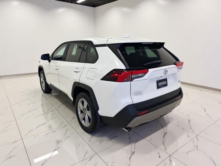RAV4 2022 2.0L CVT RWD photo 4