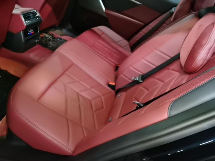 i5 2024 eDrive 35L Luxury photo 3