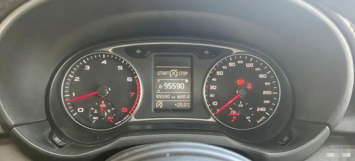 A1 2014 30 TFSI Sportback Tech photo 7