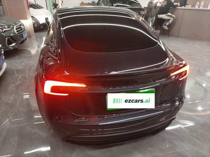 Model 3 2023 RWD photo 5
