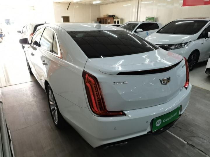 XTS 2018 28T Tech photo 4