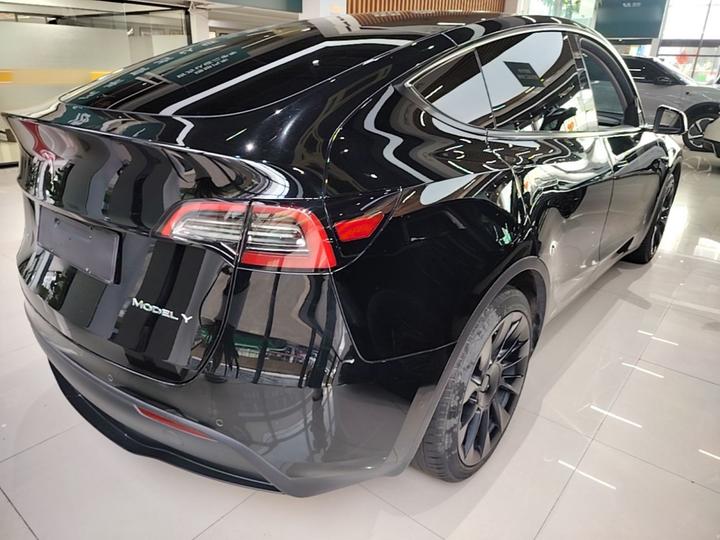 Model Y 2023 RWD photo 6