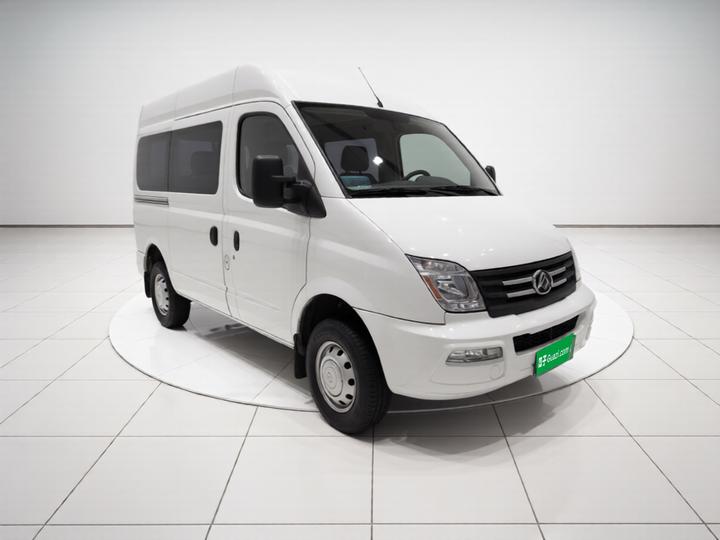MAXUS V80 2023 2.0T MT Classic Short Wheelbase 5/6-Seater photo 3
