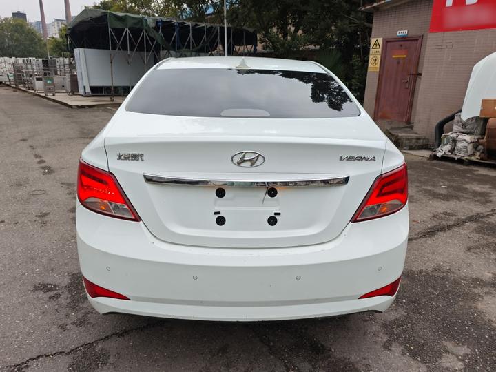 Verna 2014 1.4L MT TOP photo 3