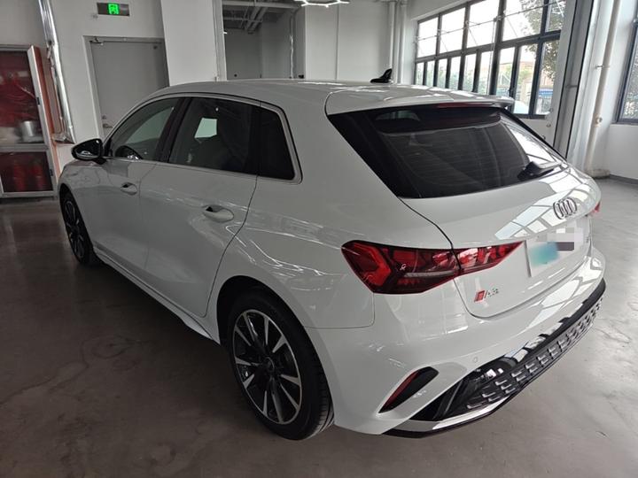 A3 2026 Sportback 35TFSI Flying Spur photo 4