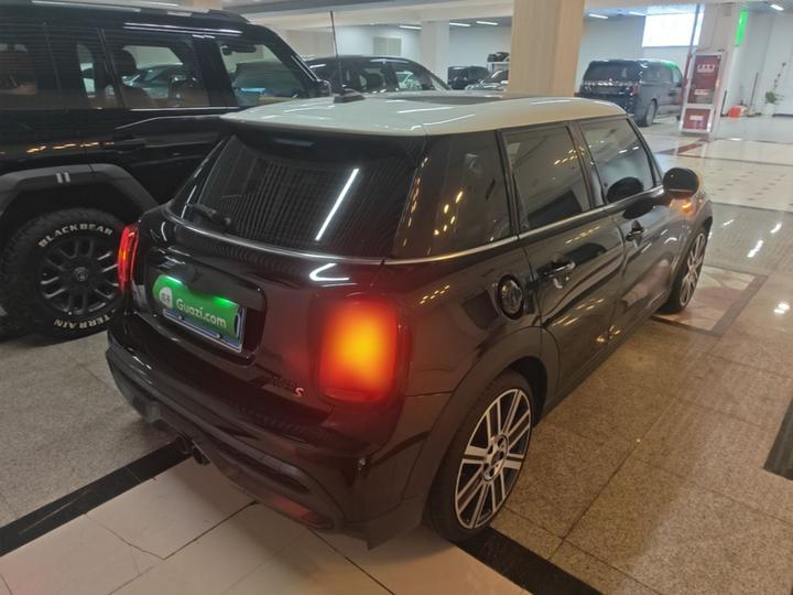 2022 Facelift 2.0T COOPER S Classic 5-Door photo 4