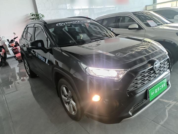 RAV4 2022 2.0L CVT RWD photo 3