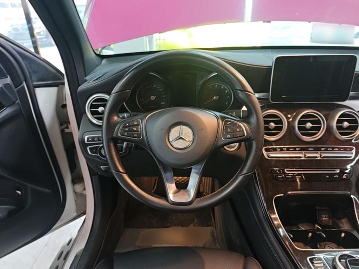 GLC 2019 Facelift GLC 260 L 4MATIC Luxury photo 6