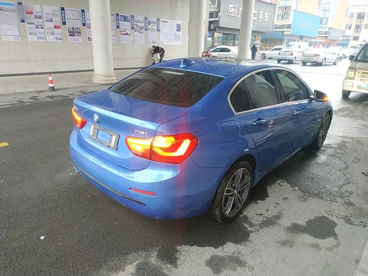 1 Series 2018 118i Sport photo 4