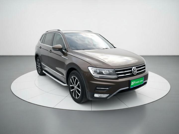 Tiguan L 2017 330TSI AT RWD Luxury photo 3