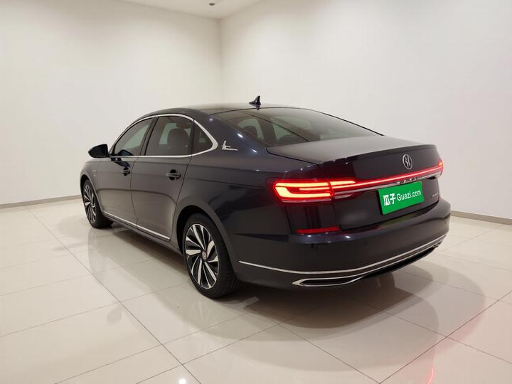 Passat 2022 380TSI Luxury photo 4