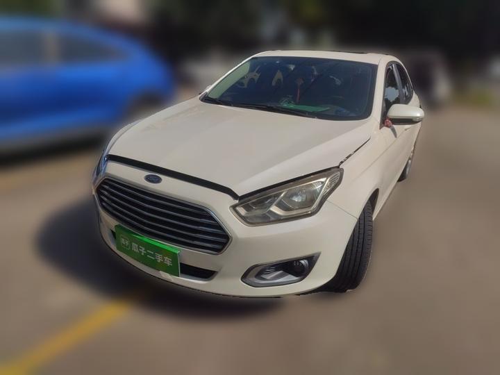 Escort 2015 1.5L AT Fashion