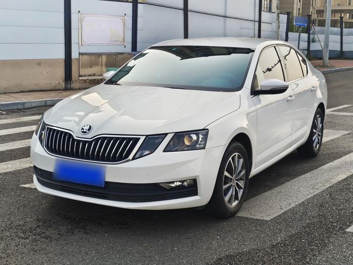 Octavia 2021 1.5L AT Comfort