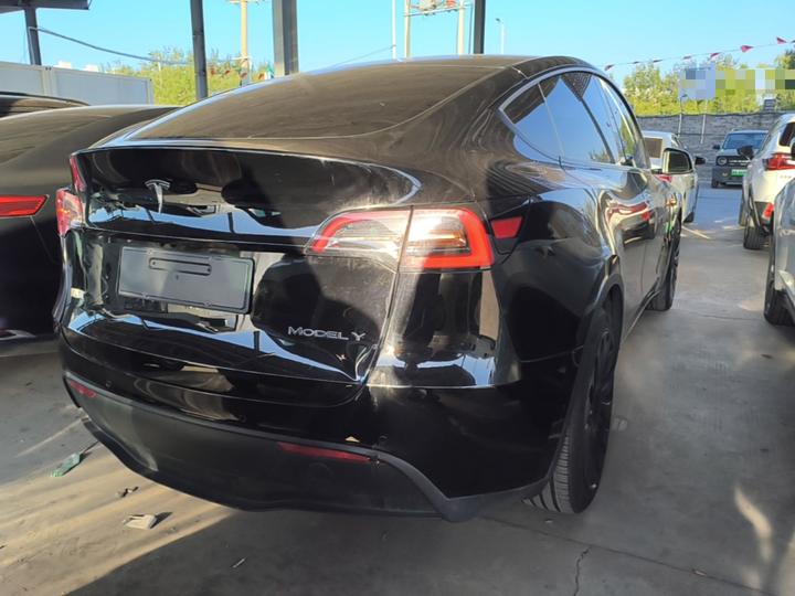 Model Y 2021 Standard Range RWD photo 4