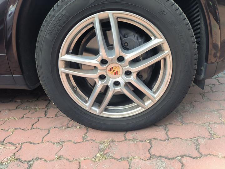 2016 Cayenne Platinum Edition 3.0T photo 8