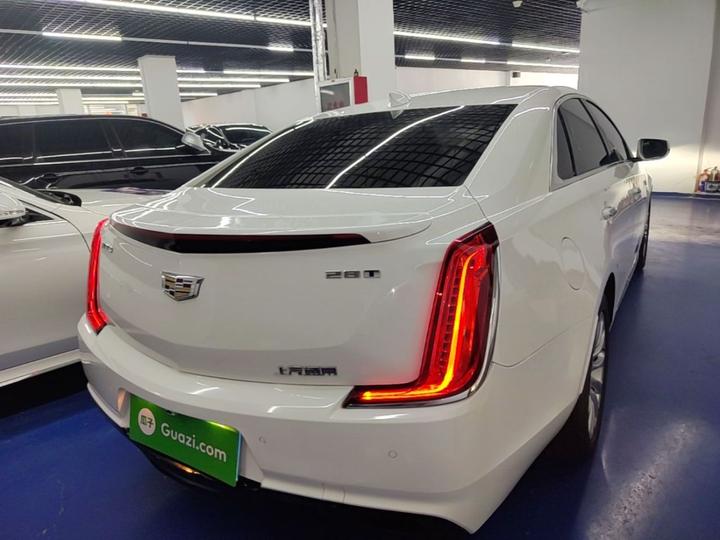 XTS 2018 28T Tech photo 4