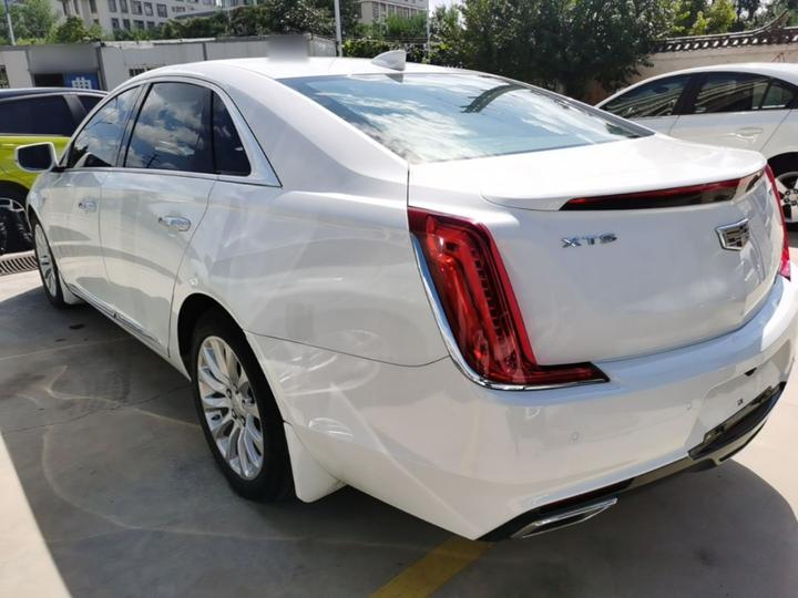 XTS 2018 28T Tech photo 4