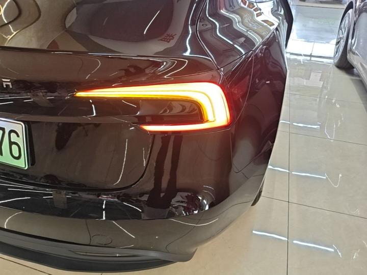 Model 3 2023 RWD photo 7