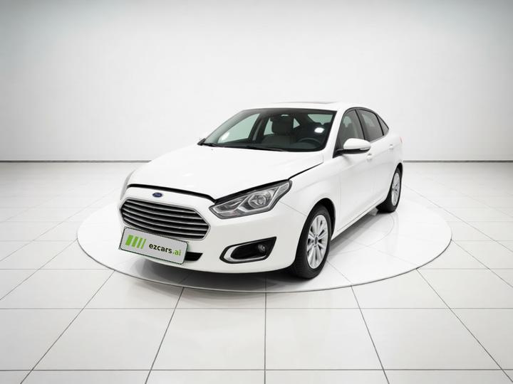 Escort 2015 1.5L MT Fashion