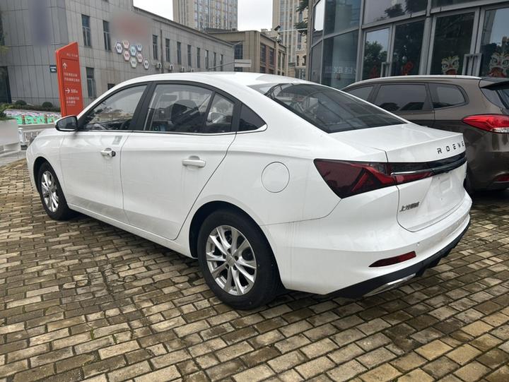 i5 2023 1.5L CVT Luxury photo 5