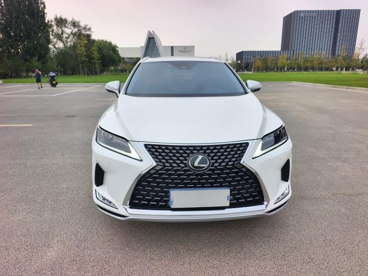 RX 2020 Facelift 300 RWD Comfort photo 8