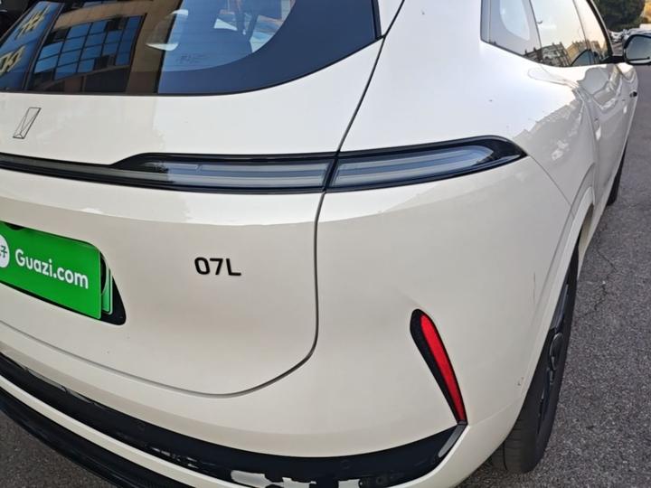 07L 2027 Max+ EV photo 7