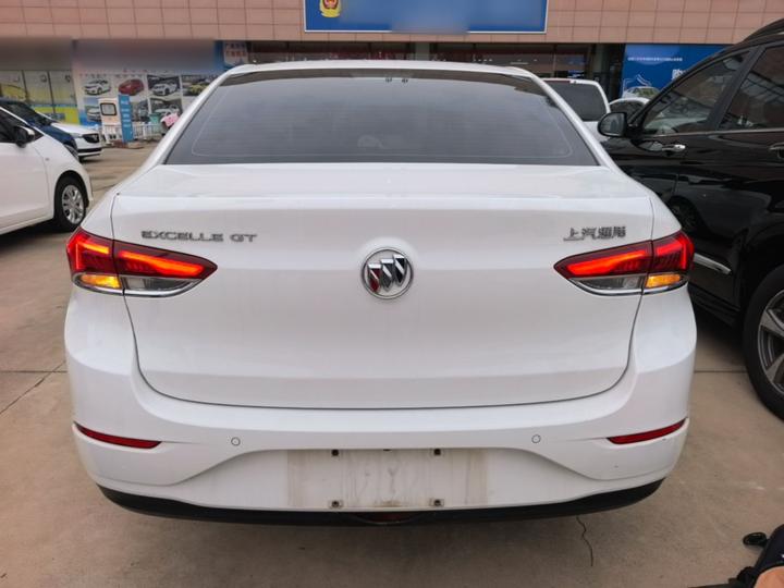 Excelle 2021 Facelift Classic 1.5L AT Elite photo 3