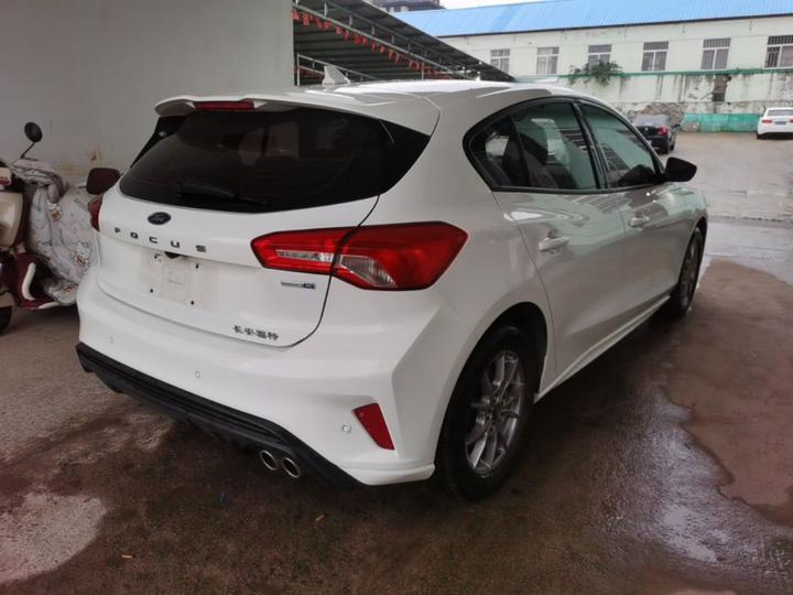 Focus 2020 Hatchback EcoBoost 180 AT photo 6