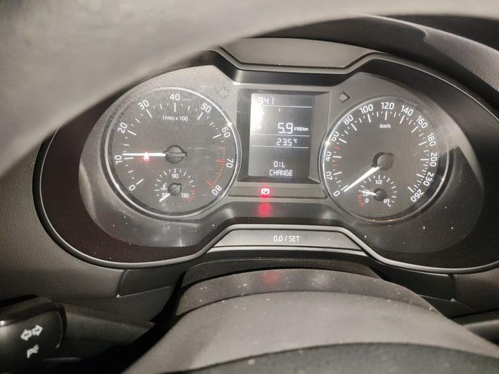 Octavia 2016 1.6L MT photo 4