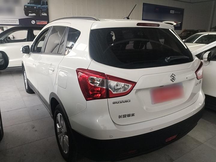 2014 1.6L MT RWD Progressive photo 4