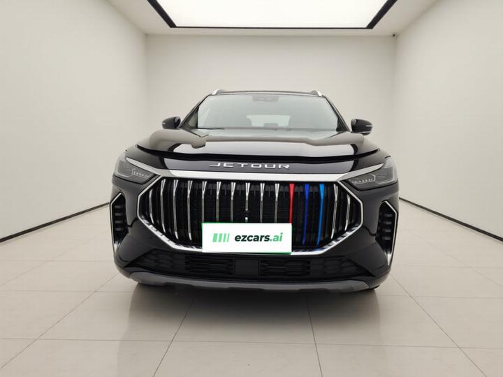 X70 PLUS 2023 1.6T DCTPRO 5-Seater photo 2