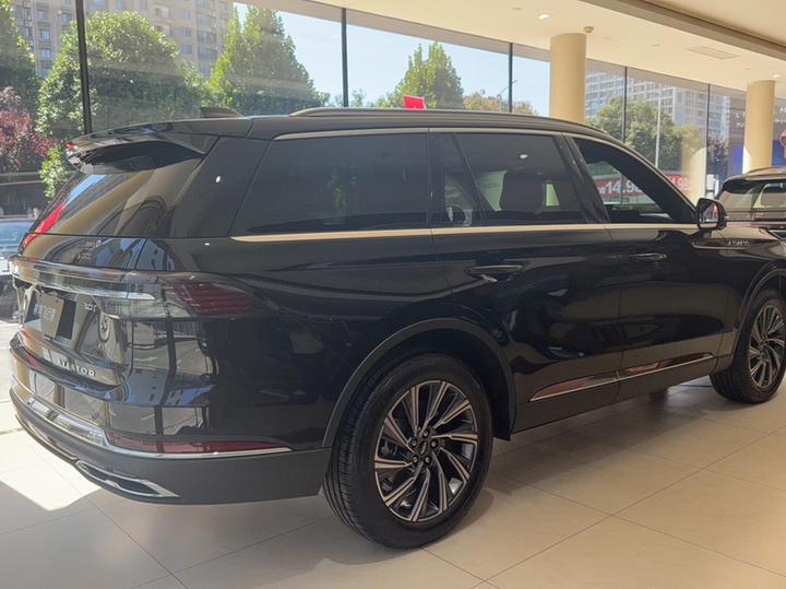 Aviator 2024 3.0T V6 AWD 6-Seater photo 6
