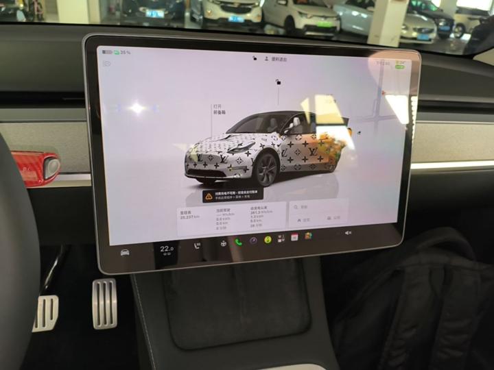 Model Y 2024 RWD photo 4