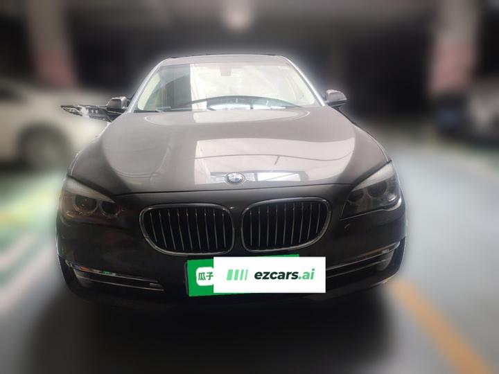 7 Series 2013 730Li Leading photo 2