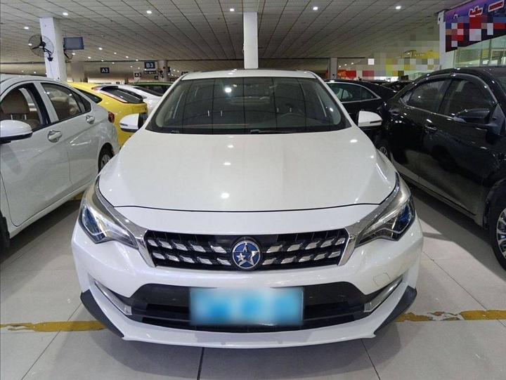 D60 2018 1.6L CVT Connected Elite photo 2
